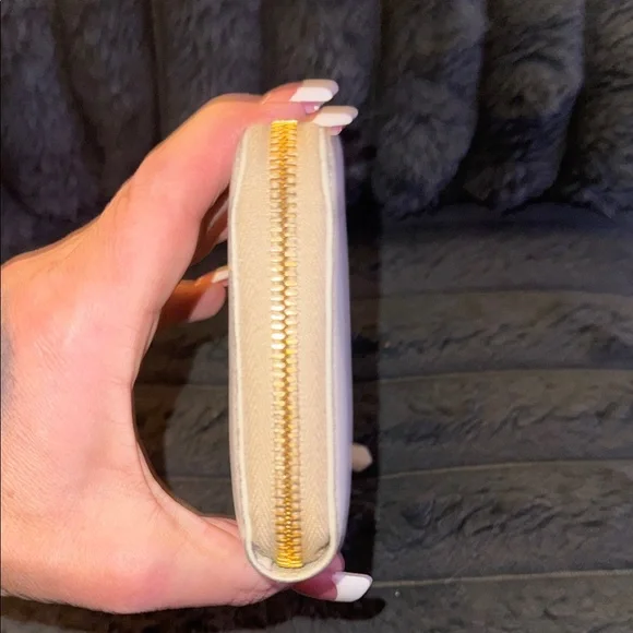 Prada Ivory Leather Zip Wallet comes with COA - Picture 3 of 8